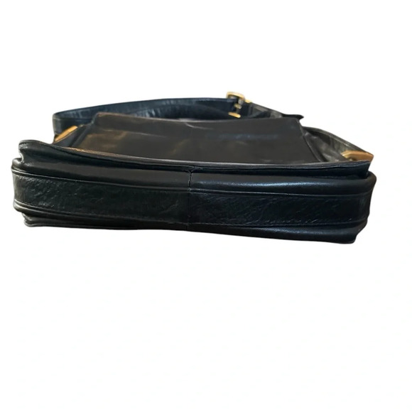 Perlina Black Shoulder Bag with Adjustable Strap and Zipper Closure - Picture 3 of 10